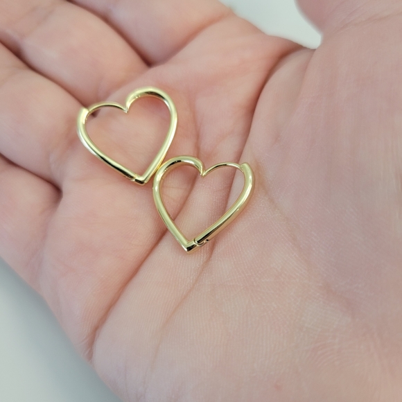 Set of Heart-Shaped Earrings - Picture 2 of 5